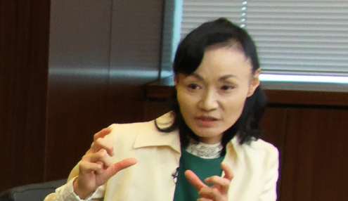 藤城清治美術館館長　藤城 亜季